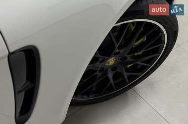 Фастбэк Porsche Panamera 2020 в 
