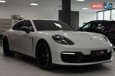 Фастбэк Porsche Panamera 2020 в 