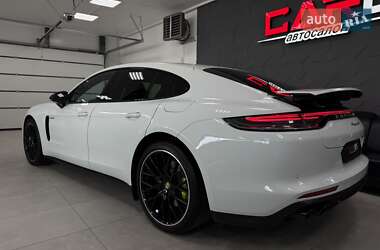 Фастбэк Porsche Panamera 2020 в 