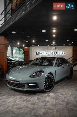 Фастбэк Porsche Panamera 2018 в Одессе