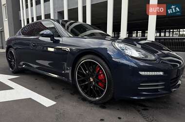 Фастбэк Porsche Panamera 2014 в Киеве
