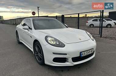 Porsche Panamera 2013