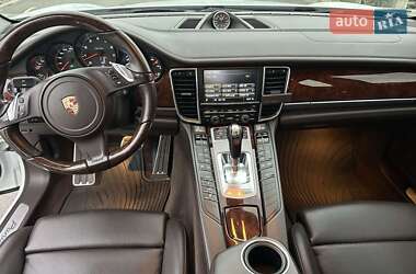 Фастбэк Porsche Panamera 2013 в 