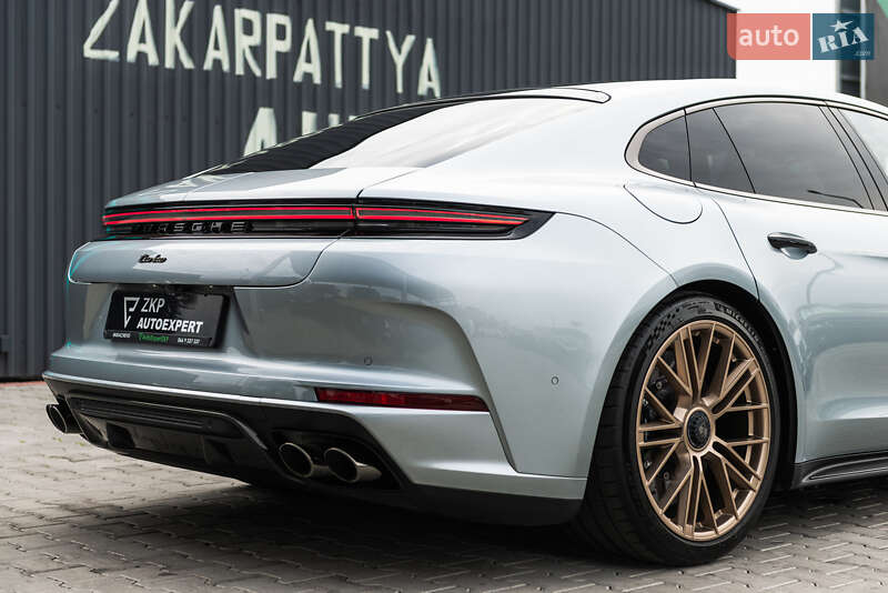Фастбэк Porsche Panamera 2024 в Мукачево