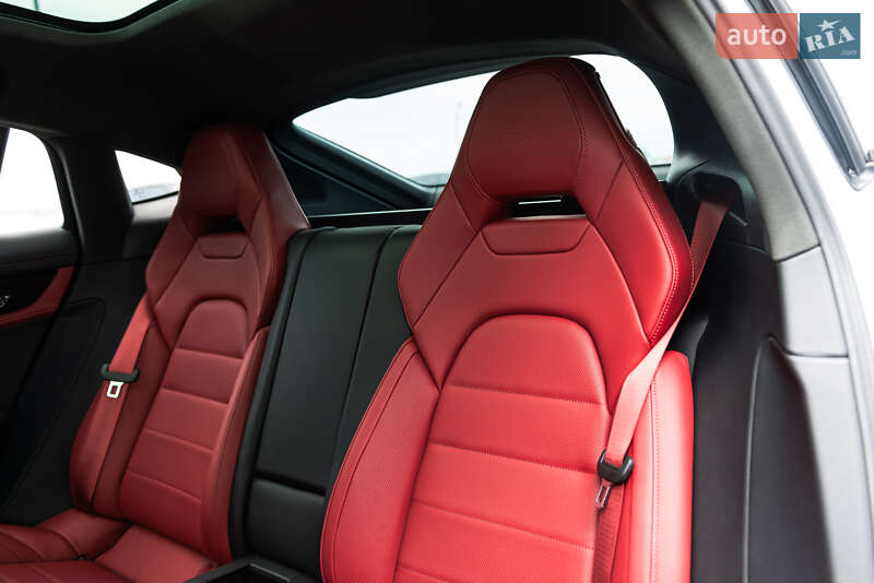 Фастбэк Porsche Panamera 2024 в Мукачево