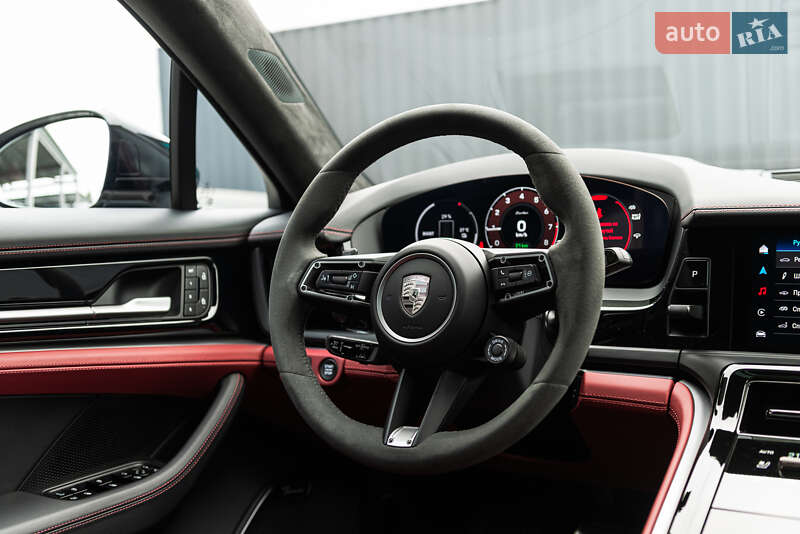 Фастбэк Porsche Panamera 2024 в Мукачево