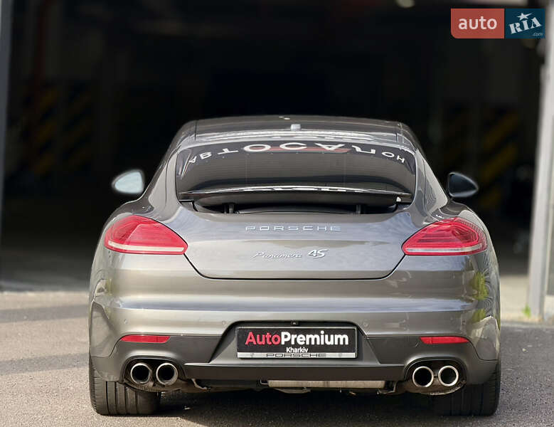 Фастбэк Porsche Panamera 2014 в Харькове