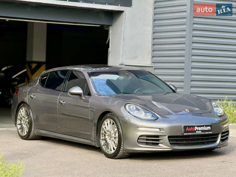Фастбэк Porsche Panamera 2014 в Харькове