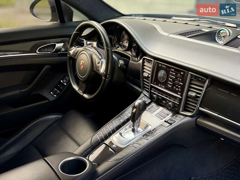 Фастбэк Porsche Panamera 2014 в Харькове