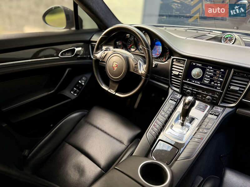 Фастбэк Porsche Panamera 2014 в Харькове