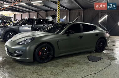 Фастбэк Porsche Panamera 2011 в 