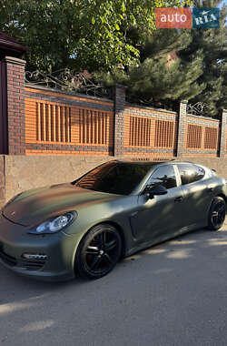Фастбек Porsche Panamera 2011 в Кривому Розі