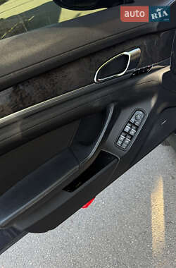 Фастбэк Porsche Panamera 2011 в 