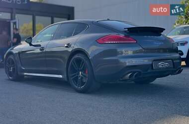 Фастбэк Porsche Panamera 2013 в 