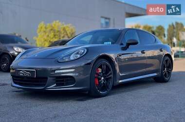 Фастбэк Porsche Panamera 2013 в 