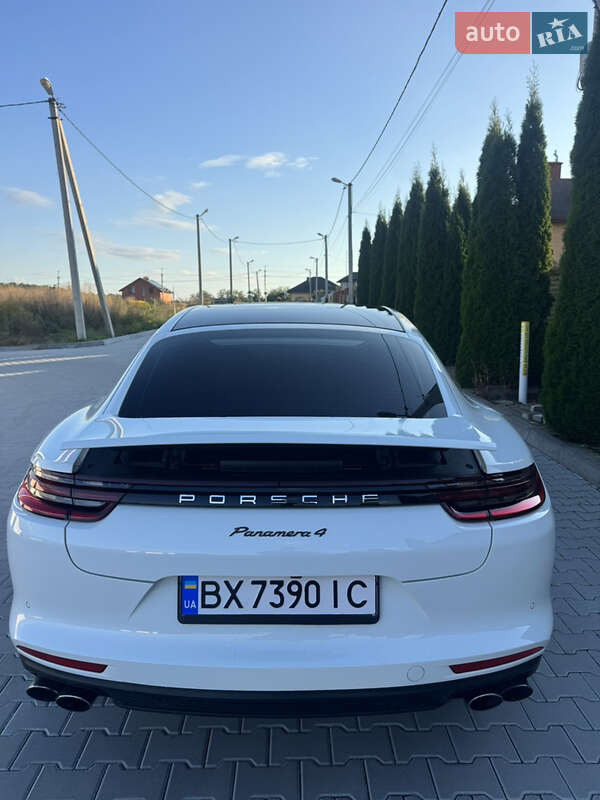 Фастбэк Porsche Panamera 2018 в Хмельницком