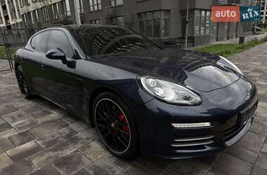 Фастбек Porsche Panamera 2014 в Києві