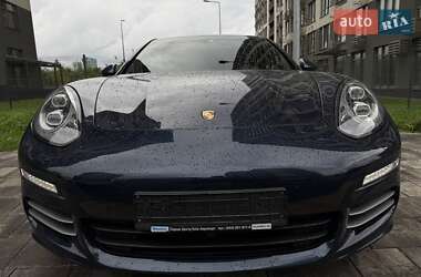 Фастбек Porsche Panamera 2014 в Києві