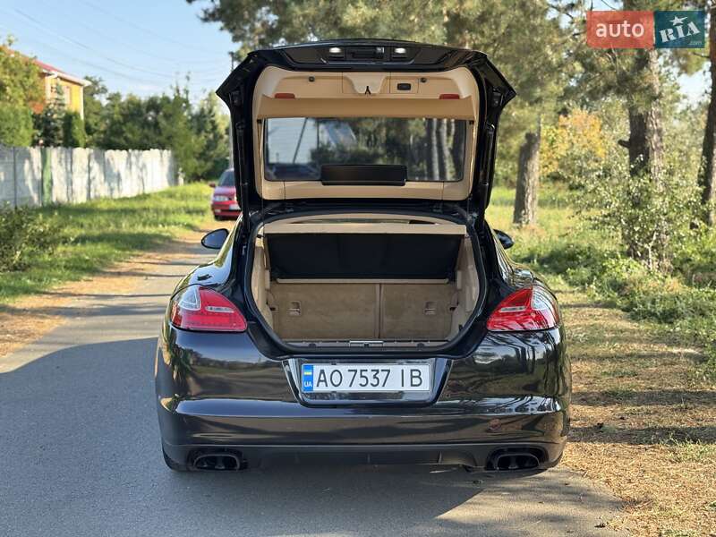 Фастбэк Porsche Panamera 2012 в Киеве