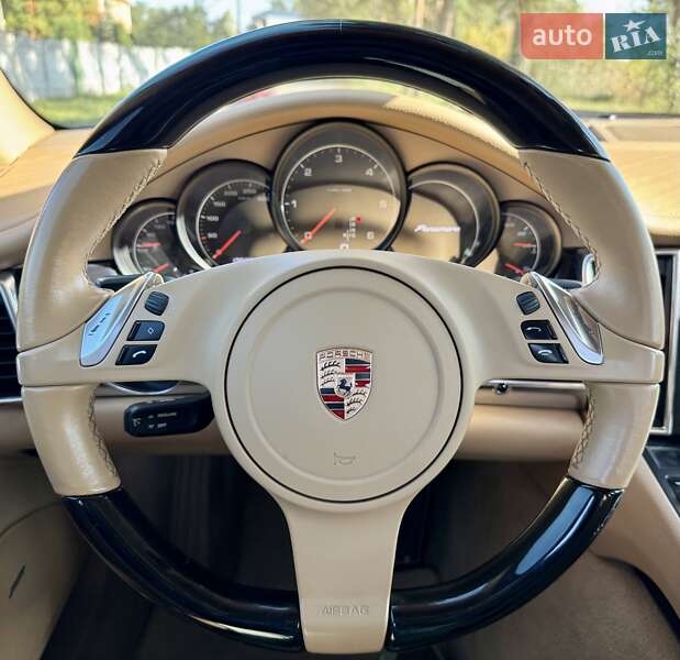 Фастбэк Porsche Panamera 2012 в Киеве