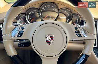 Фастбэк Porsche Panamera 2012 в 