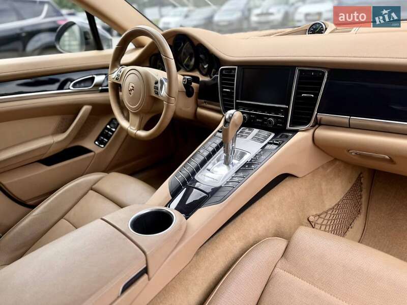 Фастбэк Porsche Panamera 2014 в Киеве фото 16 Фастбэк Porsche Panamera 2014 в Киеве