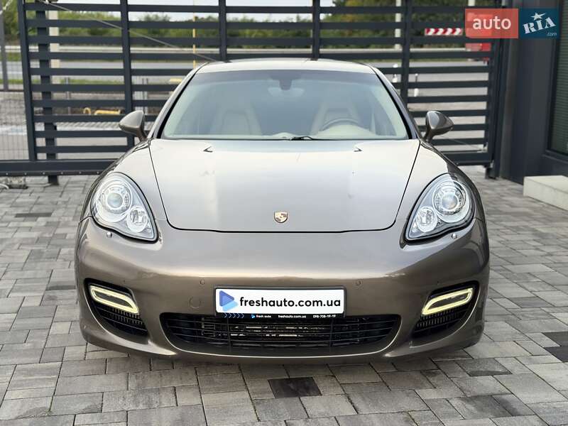Фастбэк Porsche Panamera 2011 в Ровно