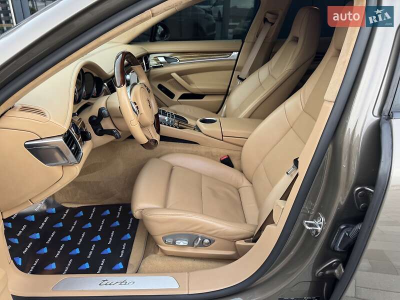 Фастбэк Porsche Panamera 2011 в Ровно