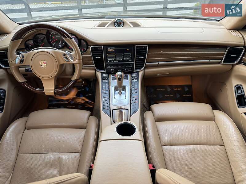 Фастбэк Porsche Panamera 2011 в Ровно