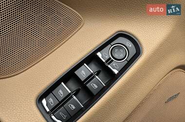 Фастбэк Porsche Panamera 2012 в 