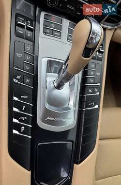 Фастбэк Porsche Panamera 2012 в 