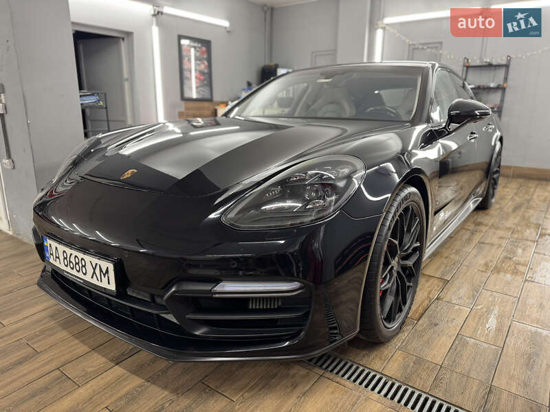 Фастбэк Porsche Panamera 2019 в Львове