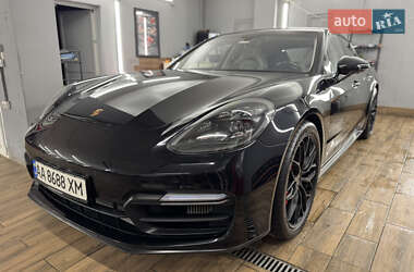 Фастбэк Porsche Panamera 2019 в 