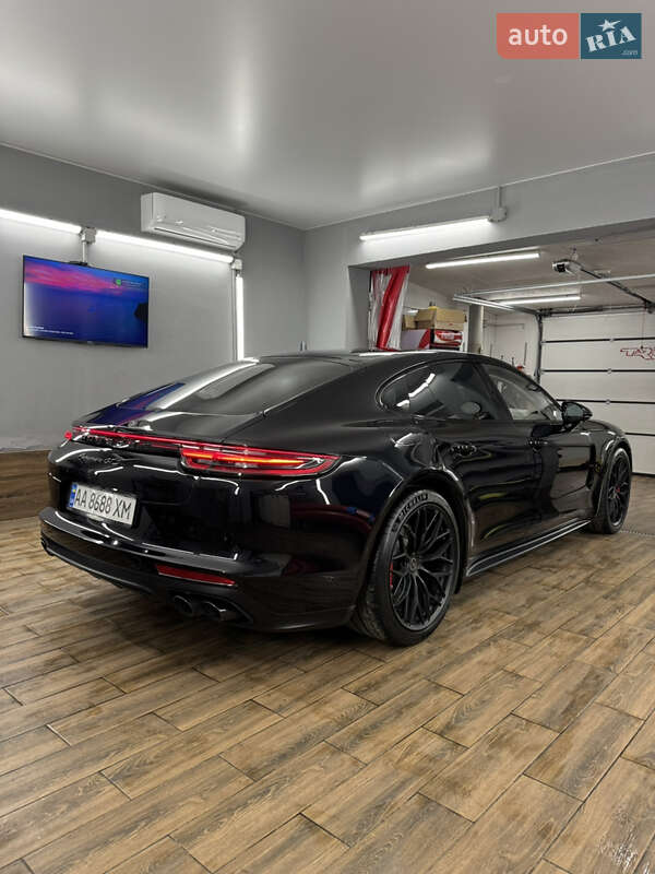 Фастбэк Porsche Panamera 2019 в Львове