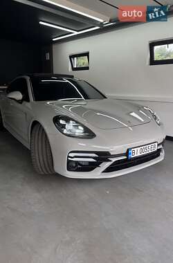 Фастбек Porsche Panamera 2021 в Полтаві