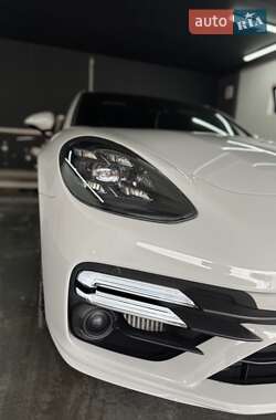 Фастбэк Porsche Panamera 2021 в 