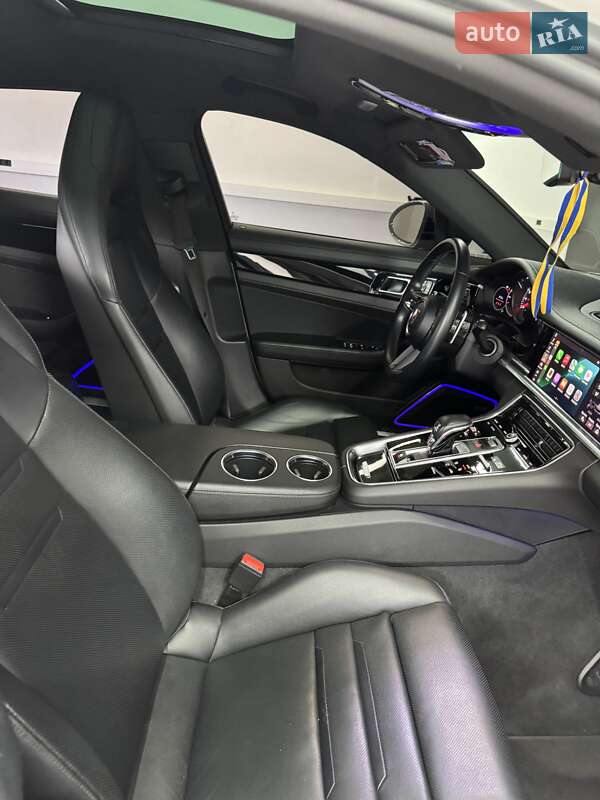 Фастбэк Porsche Panamera 2021 в Полтаве