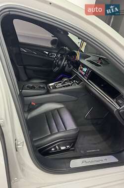 Фастбэк Porsche Panamera 2021 в 