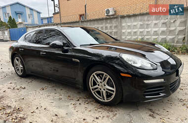 Фастбэк Porsche Panamera 2013 в Киеве