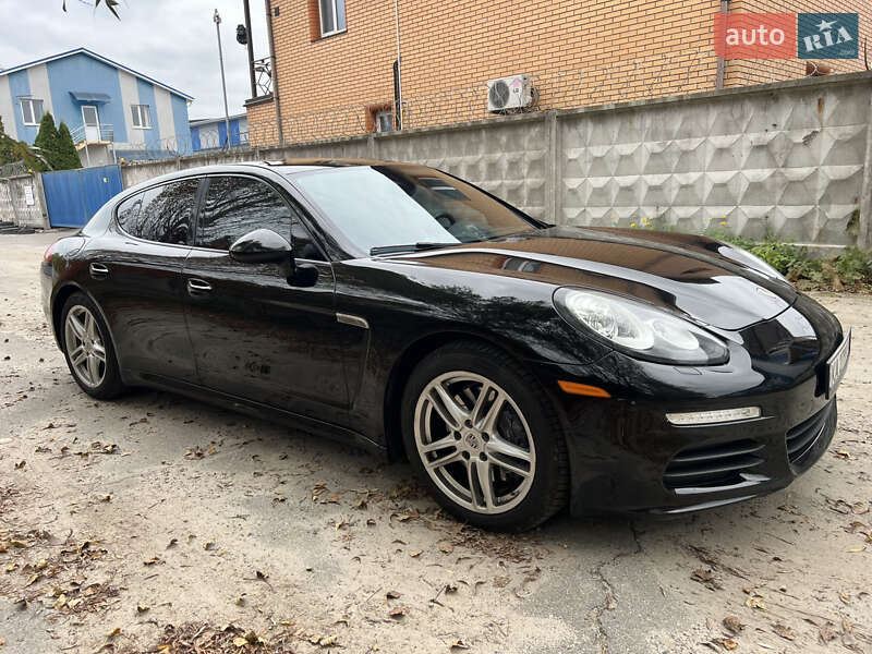 Фастбэк Porsche Panamera 2013 в Киеве
