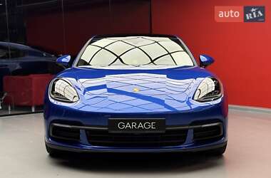 Фастбэк Porsche Panamera 2018 в 