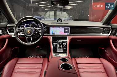 Фастбэк Porsche Panamera 2018 в 