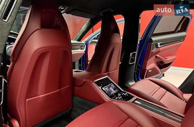 Фастбэк Porsche Panamera 2018 в 