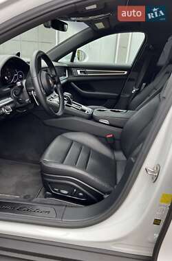 Фастбэк Porsche Panamera 2023 в 