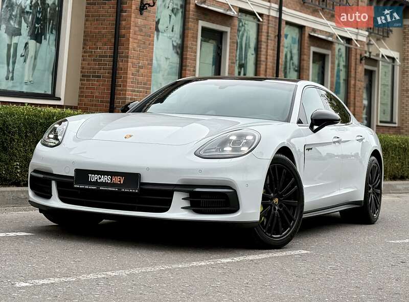 Фастбэк Porsche Panamera 2017 в Киеве фото 4 Фастбэк Porsche Panamera 2017 в Киеве