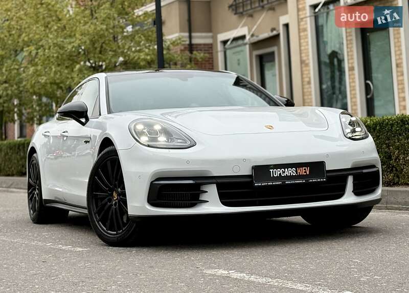 Фастбэк Porsche Panamera 2017 в Киеве фото 31 Фастбэк Porsche Panamera 2017 в Киеве