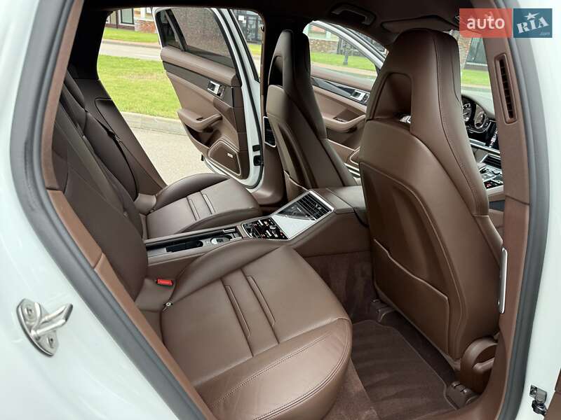 Фастбэк Porsche Panamera 2017 в Киеве фото 49 Фастбэк Porsche Panamera 2017 в Киеве