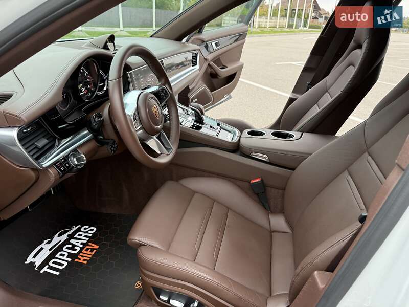 Фастбэк Porsche Panamera 2017 в Киеве фото 62 Фастбэк Porsche Panamera 2017 в Киеве