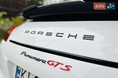 Фастбэк Porsche Panamera 2012 в 