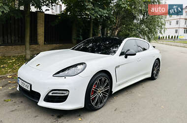 Фастбэк Porsche Panamera 2012 в 